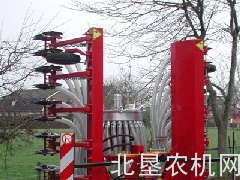 Vredo公司Agri Twin系列草坪播种机