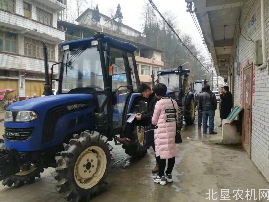 上门服务 提高农机化水平