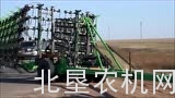 基洛维兹公司K9000拖拉机带宽幅整地机作业
