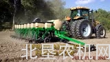 大平原公司前后错行式精量播种机
