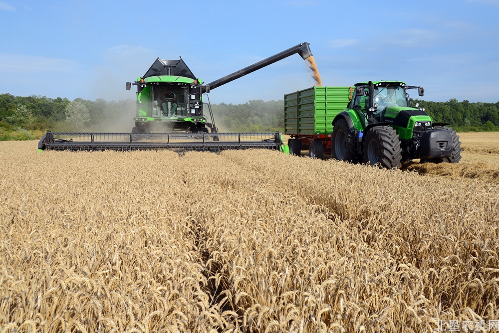 道依茨-法尔C9000系列联合收割机