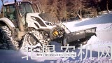 维美德T214拖拉机用于清雪作业