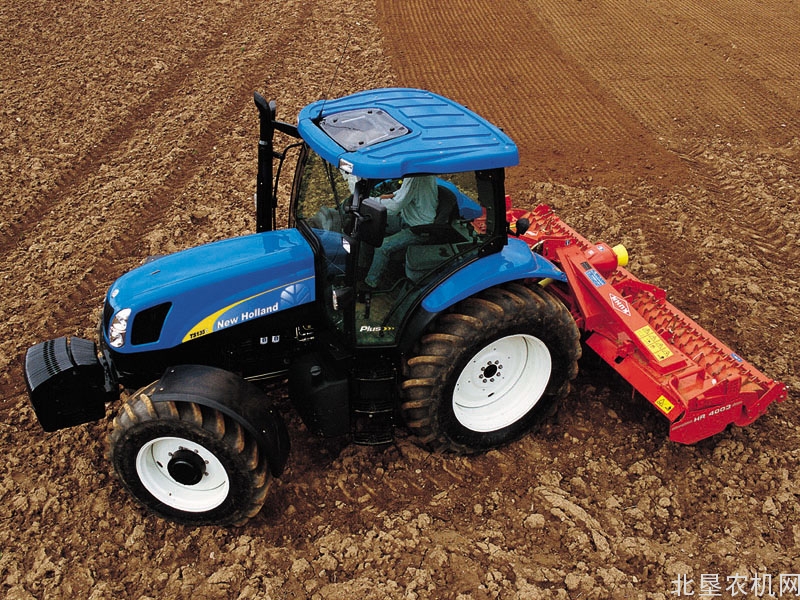 纽荷兰产品田间演示会