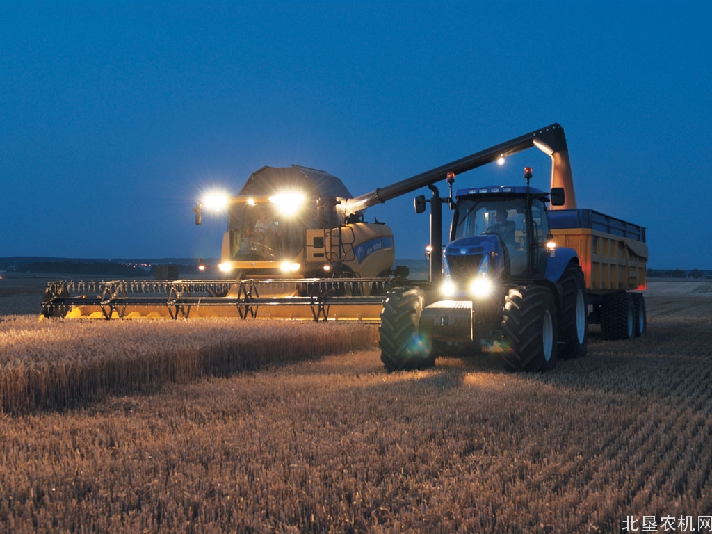 纽荷兰CR9090联合收割机