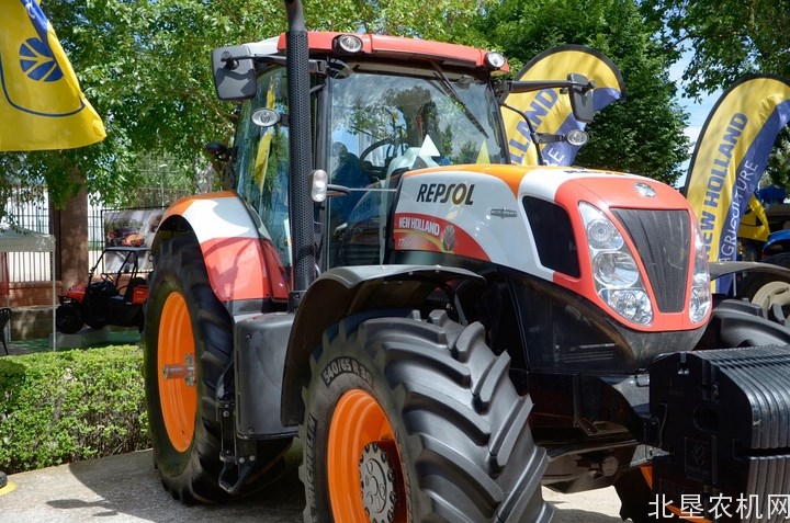 纽荷兰T7.250威爽定制配色