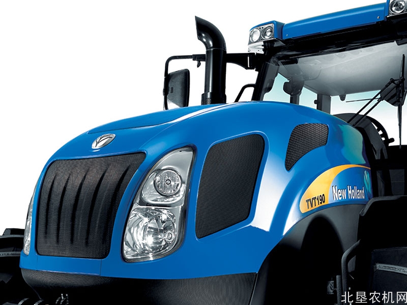 纽荷兰T7系列两台大功率拖拉机