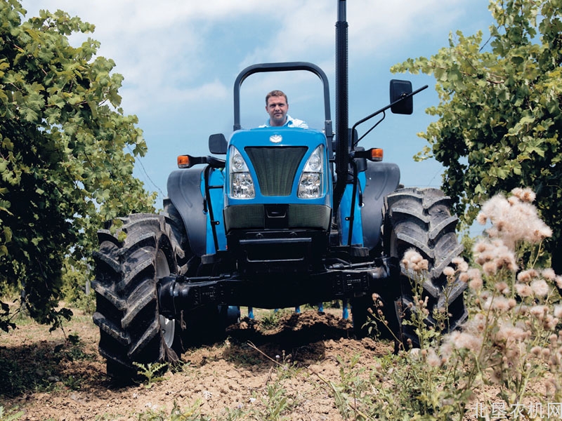 纽荷兰TD4F系列园林用途拖拉机