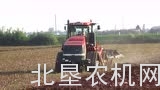凯斯STX450履带式拖拉机配莫罗Aratri 5铧犁作业