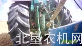 约翰迪尔收获小麦视频