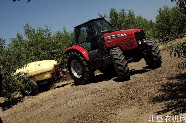 麦赛福格森MF5600系列中马力段拖拉机
