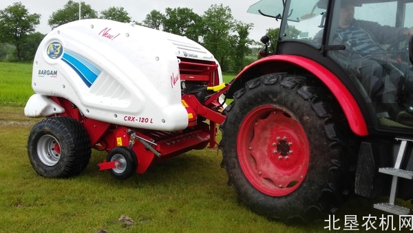 博格VRX170圆捆打捆机现场测试