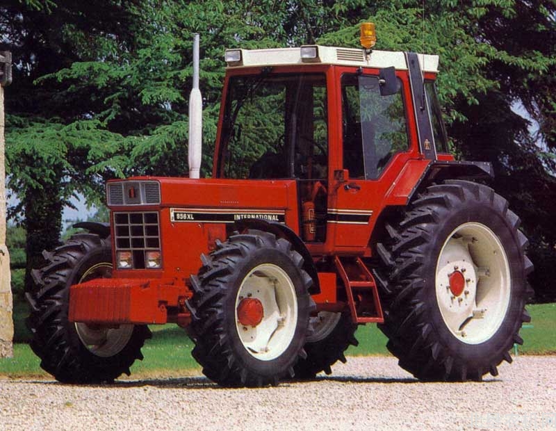 万国956XL拖拉机