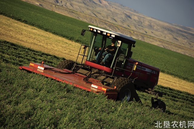 麦赛福格森WR系列割晒机工程师讲述