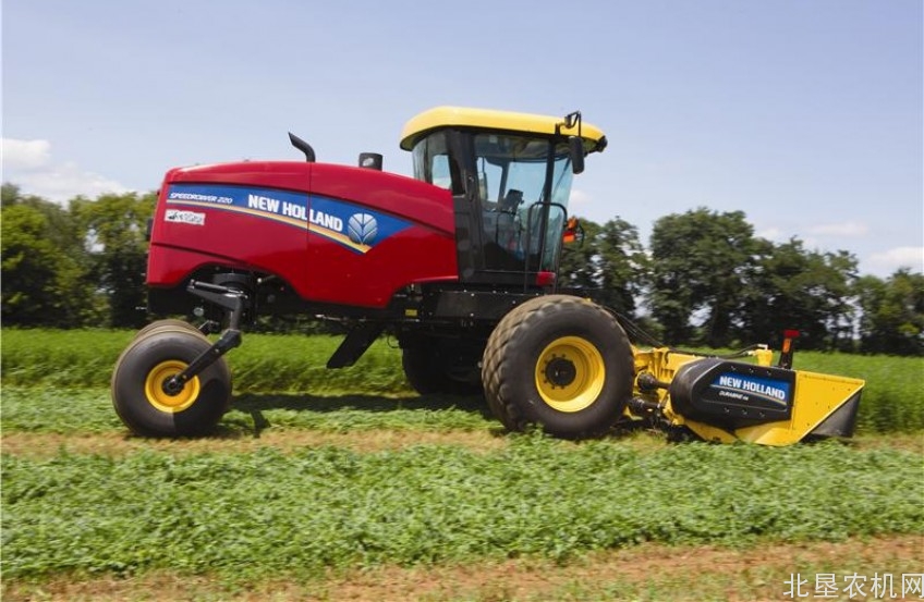 纽荷兰260高速高效自走式割草机