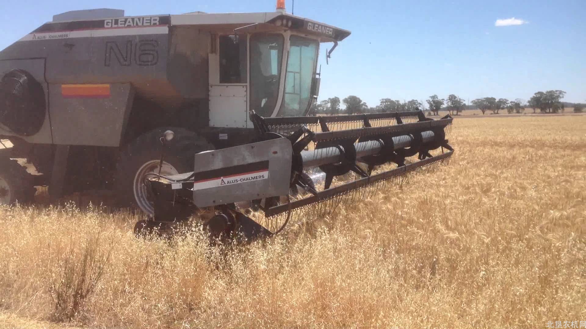 国外二手农机拍卖会拍卖格林纳收获机