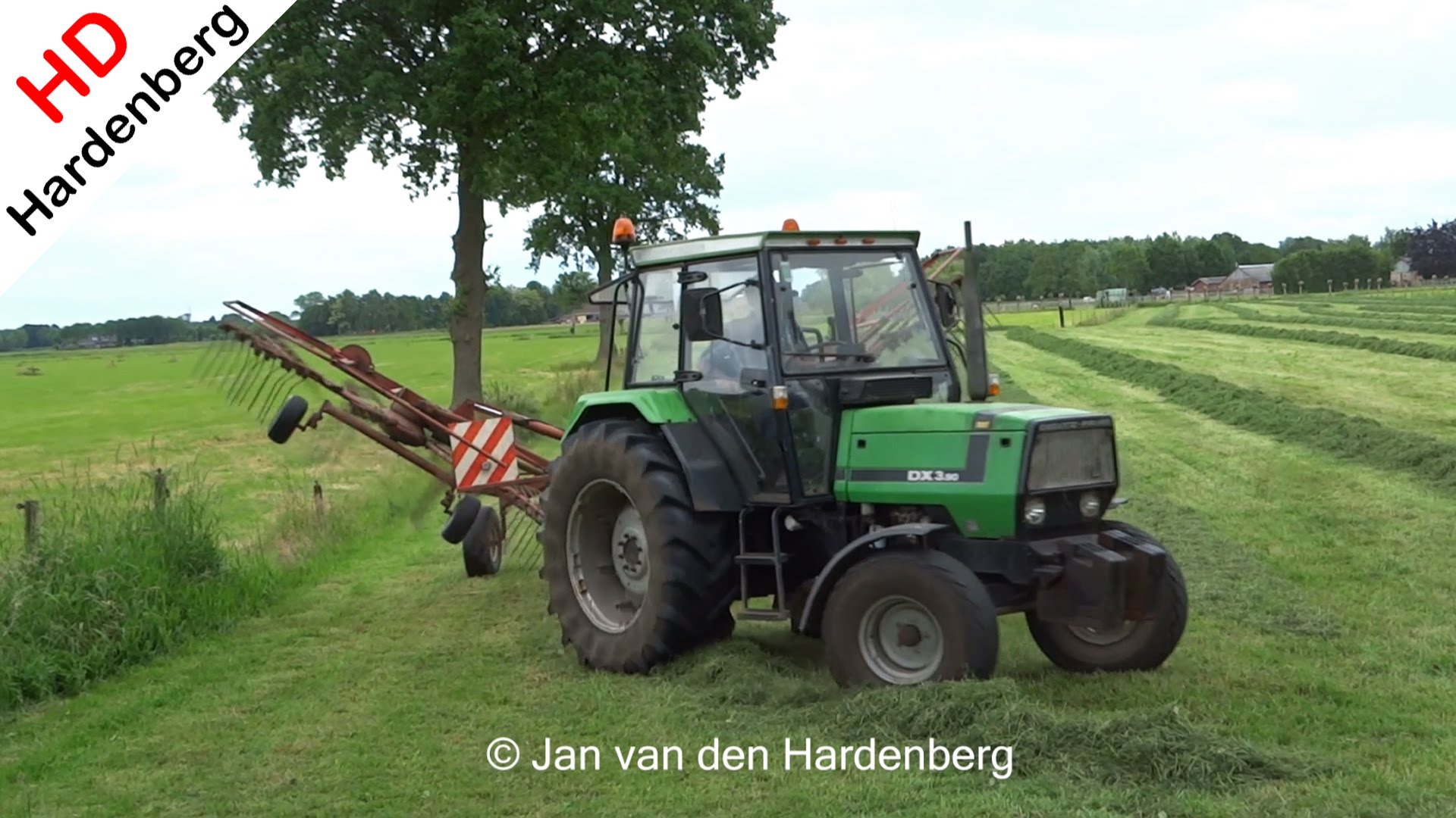 道依茨法尔 科罗尼 凯斯配合作业收牧草