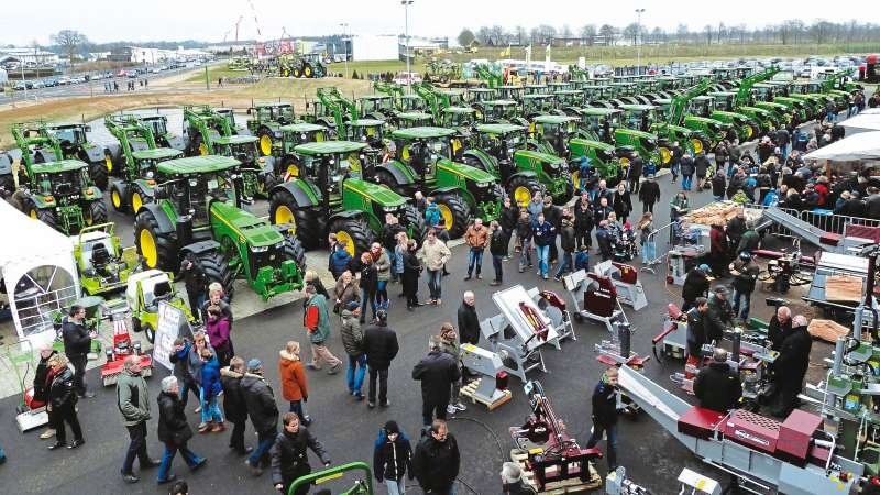 科罗尼牧草机械产品展示