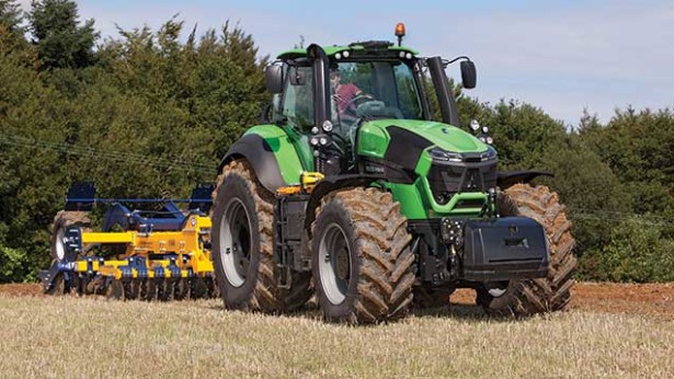 道依茨法尔拖拉机配套农具作业