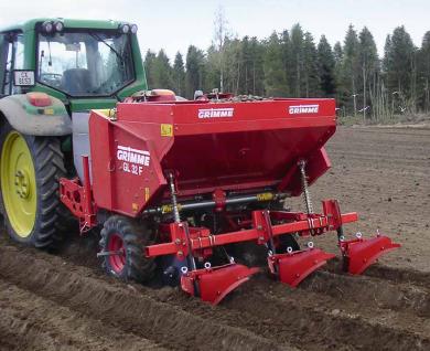 国外大型农场机械化土豆播种