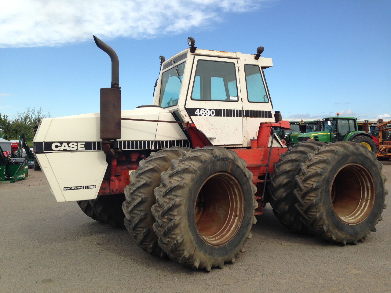 凯斯4690和9350拖拉机