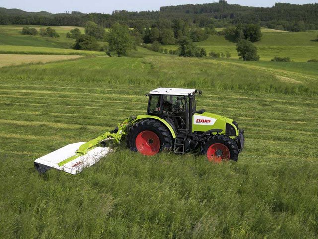 克拉斯牵引式割草机