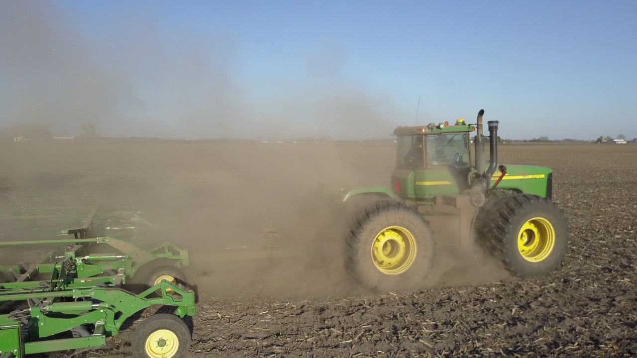 迪尔8360R配24行播种机春播作业