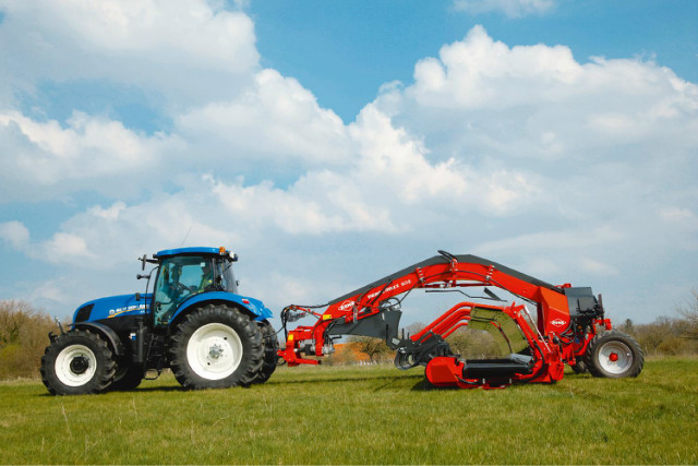 库恩MAXX902搂草机