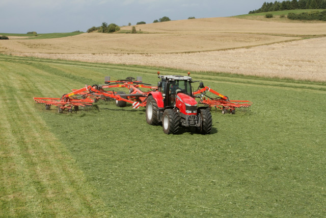 库恩GA15131搂草机