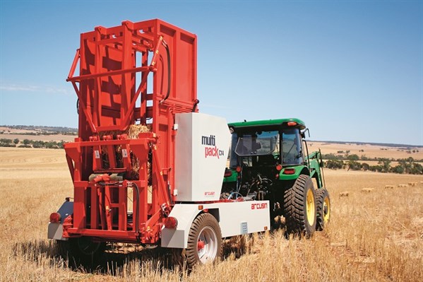 Arcusin公司C14牧草捡拾码垛机