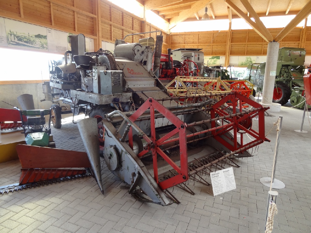 克拉斯HUCKEPACK系列自走式联合收割机