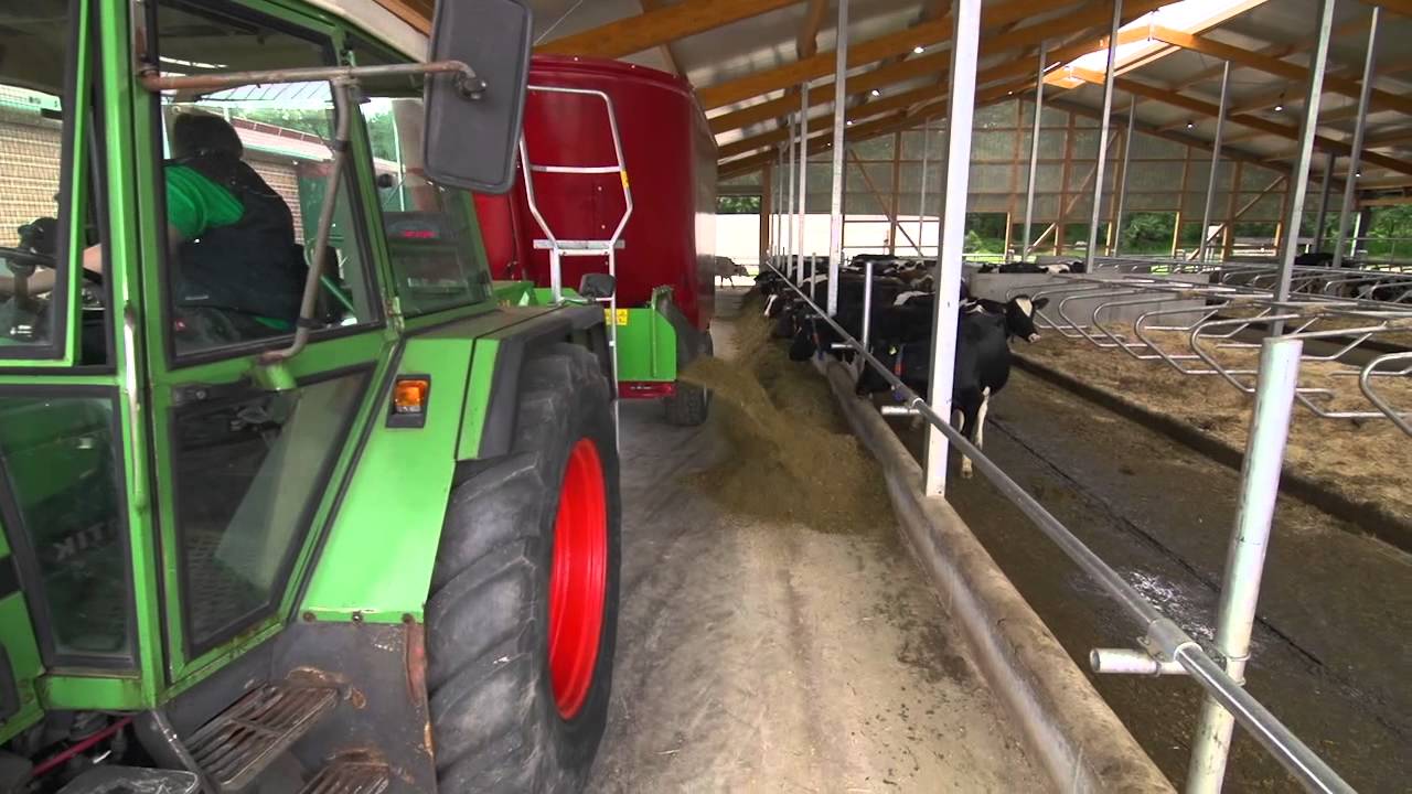 斯特劳曼Verti-Mix4501牵引式饲料搅拌机