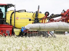 哈滴喷药机防风系统简介