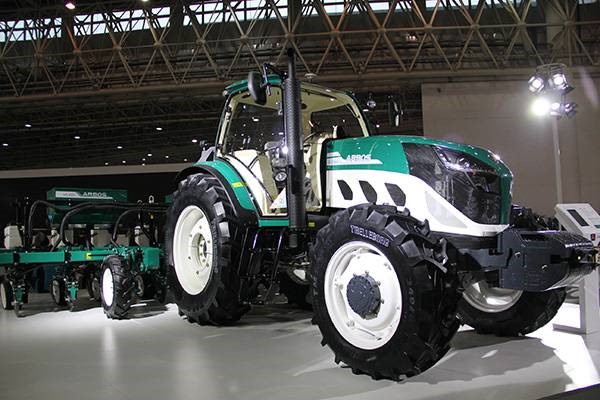 雷沃阿波斯农业装备迈向高端