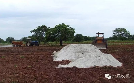 机械化施用石灰中和土壤酸性