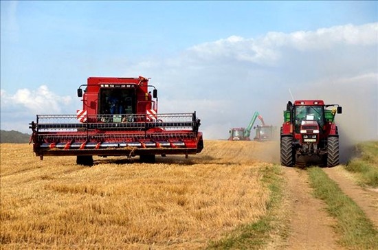 联合收割机作业时注意要点
