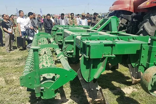 深松机械的正确使用与维护 