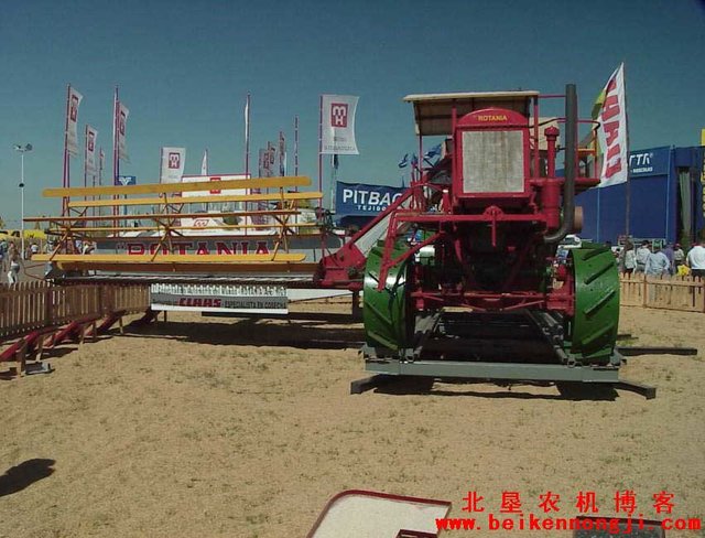 克拉斯早期自走收获机 