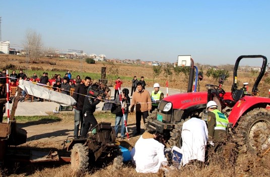 预防农机事故 抓好驾驶员管理