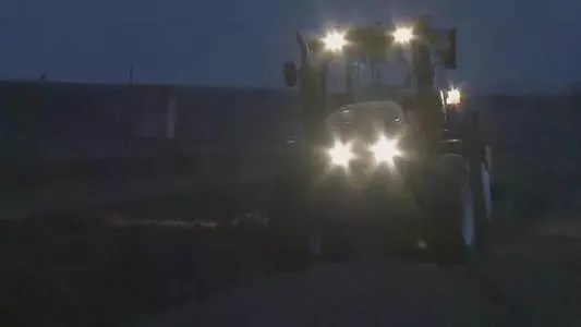 拖拉机夜间行驶安全要点 