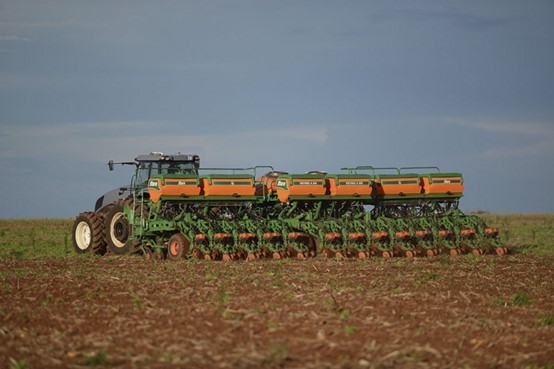 怎样实现拖拉机与播种机挂接