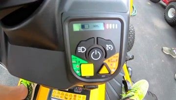 草坪电动拖拉机