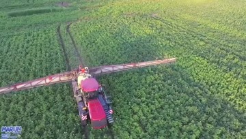 带有风幕的自走喷药机