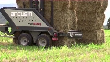 方捆牧草集运车