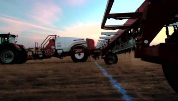 光谱识别杂草定点灭杀喷药机