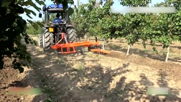 果园专用培土机