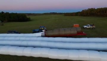 牧草圆捆包膜堆放机