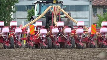 气吸精量点播机