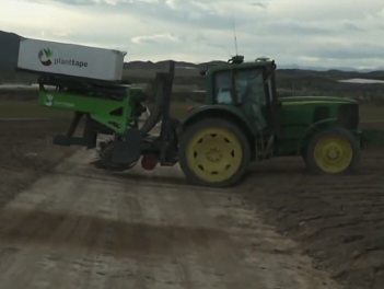 育苗工厂和秧苗移栽机