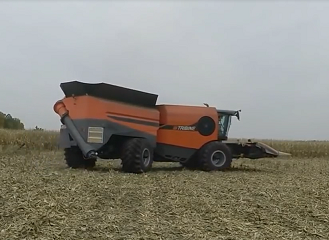 折腰转向收获机