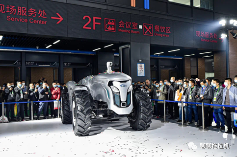 国际农机展上的拖拉机新产品